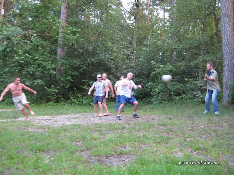 Футбол на шашлыках.