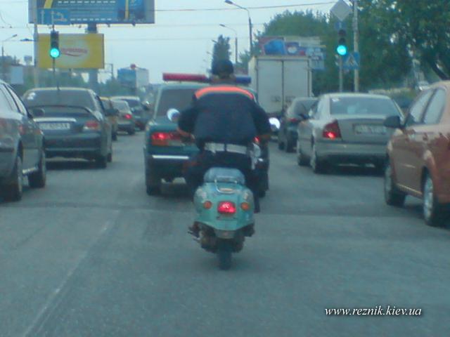 Украинское ГАИ закупает новые эскортные... скутеры.