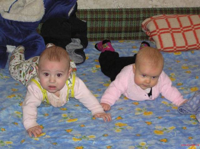 Угадай - кто из нас старше? :)