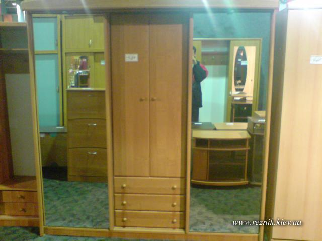 Шкаф. Просто шкаф.