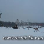 В окрестностях этого собора мы и катались на санках