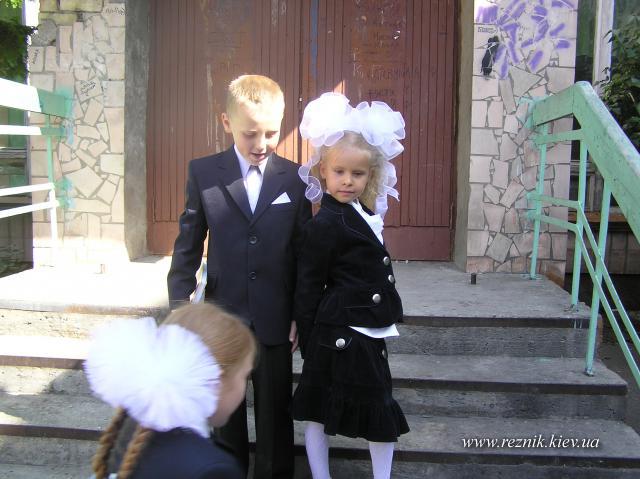 Показ школьных мод