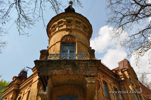 30 апреля. Замок сахорозаводчика Терещенко