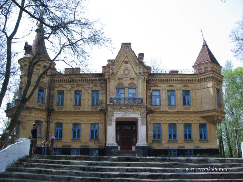 30 апреля. Замок сахорозаводчика Терещенко