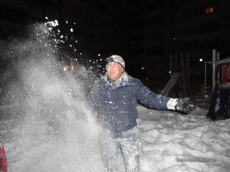 Для него этот снег имеет особую ценность :)