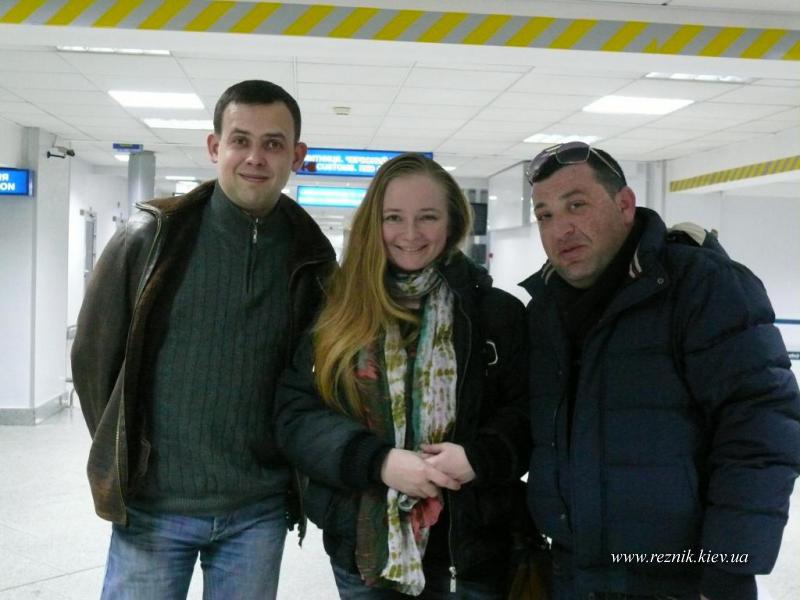 Как жаль, что он наконец-то улетает :)