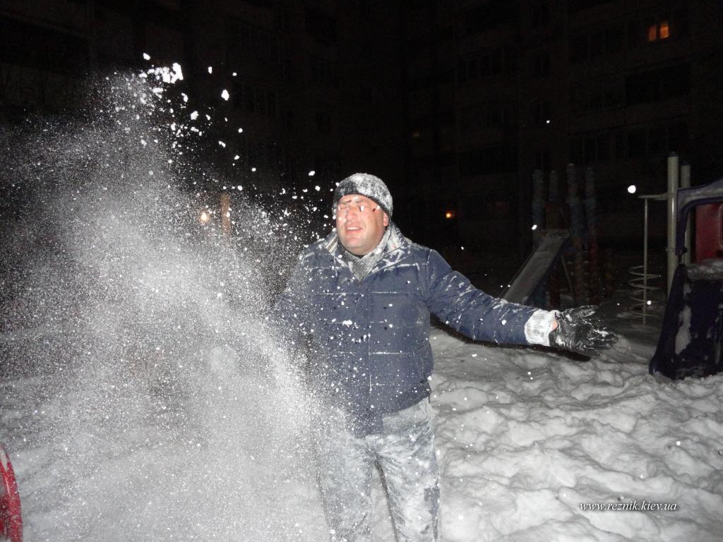 Для него этот снег имеет особую ценность :)